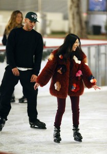 kourtney-kardashian-ice-skating-at-a-party-in-thousand-oaks-3.jpg