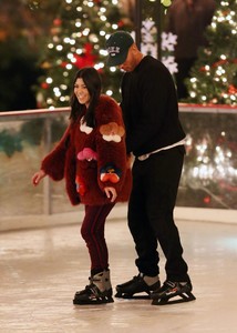 kourtney-kardashian-ice-skating-at-a-party-in-thousand-oaks-4.jpg