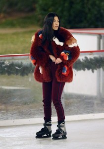 kourtney-kardashian-ice-skating-at-a-party-in-thousand-oaks-5.jpg