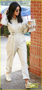 kourtney-kardashian-rocks-a-jumpsuit-on-her-coffee-run-05.jpg