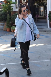 lea-ashley-6.jpg