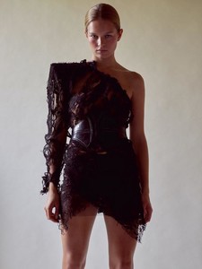 m-lemonde-march-2017-anna-ewers-by-mario-sorrenti-03.thumb.jpg.a0264ac87a89844112cc97d655395a0f.jpg