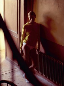 m-lemonde-march-2017-anna-ewers-by-mario-sorrenti-05-e1514283875.thumb.jpg.dd64265f98afa43c6a96fc14cad43080.jpg