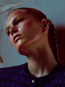m-lemonde-march-2017-anna-ewers-by-mario-sorrenti-11-e1514283577.thumb.jpg.a90e6acdcbc12d6330ba72f894dcc533.jpg