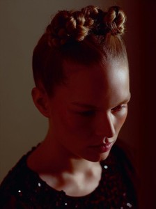 m-lemonde-march-2017-anna-ewers-by-mario-sorrenti-22.thumb.jpg.7131b892cfc85254245698afe0b271b9.jpg