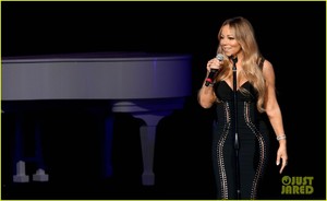 mariah-carey-hits-stage-at-ahf-world-aids-day-concert-after-recovering-from-respiratory-16.jpg
