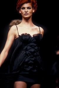 martine-sitbon-ss-1992-1.thumb.JPEG.af9b532c2af0d38d20f9e7d5907b38ec.JPEG