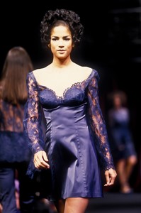 martine-sitbon-ss-1992-2.thumb.JPEG.72c2f72f25156f4a95f348f5321fd773.JPEG