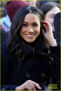 meghan-markles-latest-outfit-sells-out-09.jpg