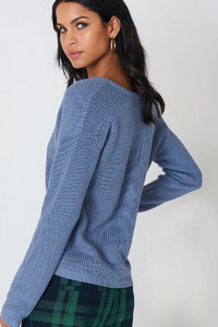 nakd_deep_v-neck_sweater_1035-000027-0428_02b.jpg