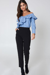 nakd_kristin_sundberg_off_shoulder_flounce_blouse_1355-100036-0047_04c.jpg