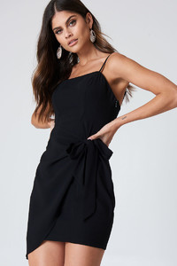 nakd_kristin_sundberg_overlapped_tie_front_dress_1355-100035-0002_02a.jpg