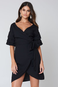 nakd_kristine_sundberg_off_shoulder_overlapped_dress_1355-100031-0002_03a.jpg