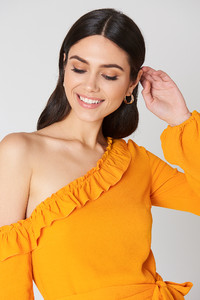 nakd_textured_hoop_earrings_1015-000751-0013_01l.jpg