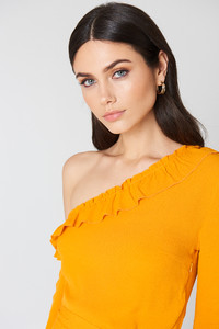nakd_textured_hoop_earrings_1015-000751-0013_02l.jpg