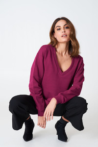 nakd_v_neck_basic_sweater_1044-000026-0212_01a.jpg