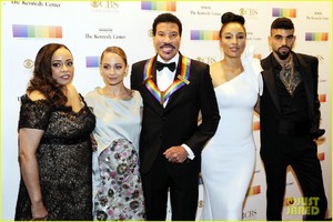 nicole-richie-eva-longoria-more-help-pay-tribute-to-honorees-at-kennedy-center-05.jpg
