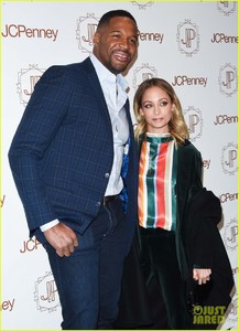 nicole-richie-michael-strahan-team-up-to-host-jc-pennys-jacques-penne-boutique-01.jpg