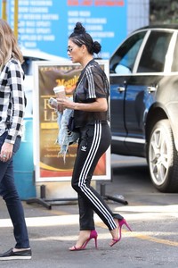 nicole-scherzinger-street-style-out-in-los-angeles-12-08-2017-7.jpg