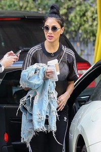 nicole-scherzinger-street-style-out-in-los-angeles-12-08-2017-9.jpg