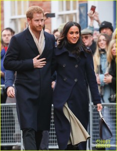 prince-harry-fiancee-meghan-markle-step-out-first-official-royal-public-engagement-together-09.jpg