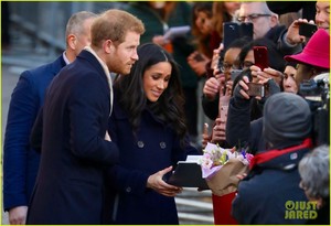 prince-harry-fiancee-meghan-markle-step-out-first-official-royal-public-engagement-together-11.jpg