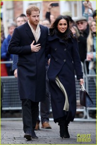 prince-harry-fiancee-meghan-markle-step-out-first-official-royal-public-engagement-together-17.jpg
