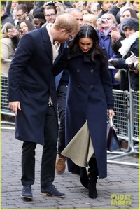 prince-harry-fiancee-meghan-markle-step-out-first-official-royal-public-engagement-together-22.jpg