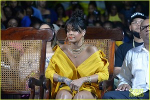 rihanna-battles-rainy-weather-at-street-naming-ceremony-in-barbados-03.jpg