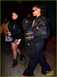 rihanna-hangs-out-with-dascha-polanco-04.jpg