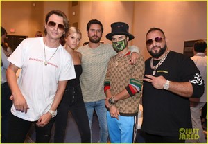 scott-disick-cuddles-up-to-girlfriend-sofia-richie-at-art-basel-event-14.jpg