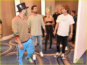 scott-disick-cuddles-up-to-girlfriend-sofia-richie-at-art-basel-event-19.jpg