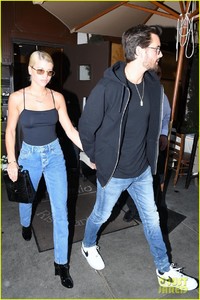 scott-disick-sofia-richie-step-out-for-afternoon-date-11.jpg