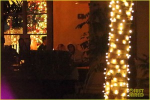 selena-gomez-justin-bieber-church-together-03.jpg