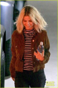 selena-gomez-justin-bieber-church-together-04.jpg
