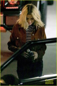 selena-gomez-justin-bieber-church-together-08.jpg