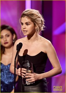 selena-gomez-speech-billboard-women-in-music-17.jpg