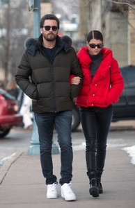 sofia-richie-romantic-stroll-with-scott-disick-in-aspen-3.jpg