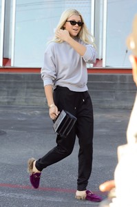 sofia-richie-street-style-shops-at-gucci-in-west-hollywood-2.jpg