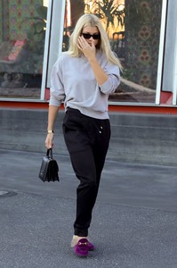 sofia-richie-street-style-shops-at-gucci-in-west-hollywood-5.jpg