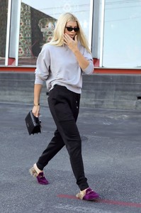 sofia-richie-street-style-shops-at-gucci-in-west-hollywood-8.jpg