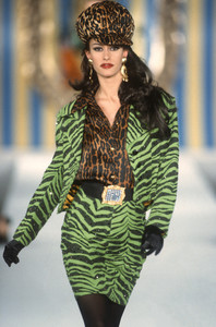 todd-oldham-fw-1992-1.thumb.jpg.abc9fc28fc17f6f5a1a66f85d53611b9.jpg