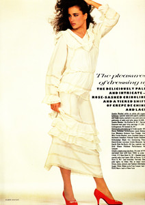 uk_vogue_dec_1982_17.thumb.jpg.a428442cf1ee2d3e95c98f6ee791bddf.jpg