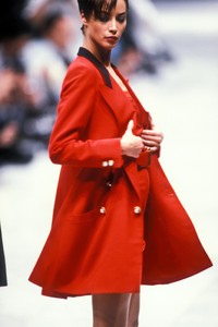 versace-fw-1990-1.thumb.JPEG.a8788d2831e04fd5d03b38f725757450.JPEG