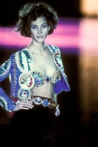 versace-fw-1991-11.thumb.JPEG.f211374b7a9e4c9c9abdef6fd98a7b5a.JPEG