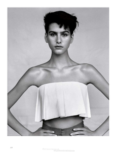 vogue-uk-2013-04-apr-2369.thumb.png.218f2b1b6a311deb624dabe9c32a6d9d.png