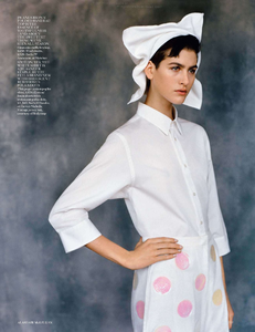 vogue-uk-2013-04-apr-23710.thumb.png.ce958afebe1b96c6880f0f24bc72bd4d.png