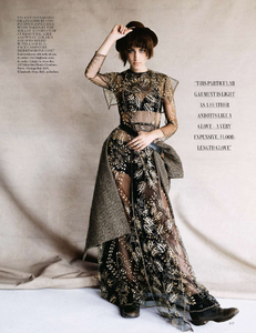 vogue-uk-2013-10-oct-3134.thumb.png.fae4a6ba701522fa34911e0bbd2d448d.png