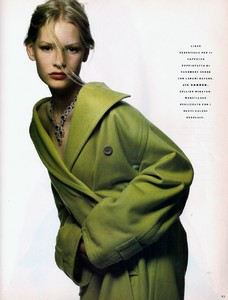 vogue_italia_jan_1989_3.thumb.jpg.027c20e57df6a291cf89e0b02479791c.jpg