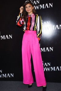 zendaya-the-greatest-showman-press-conference-in-mexico-city-9.jpg